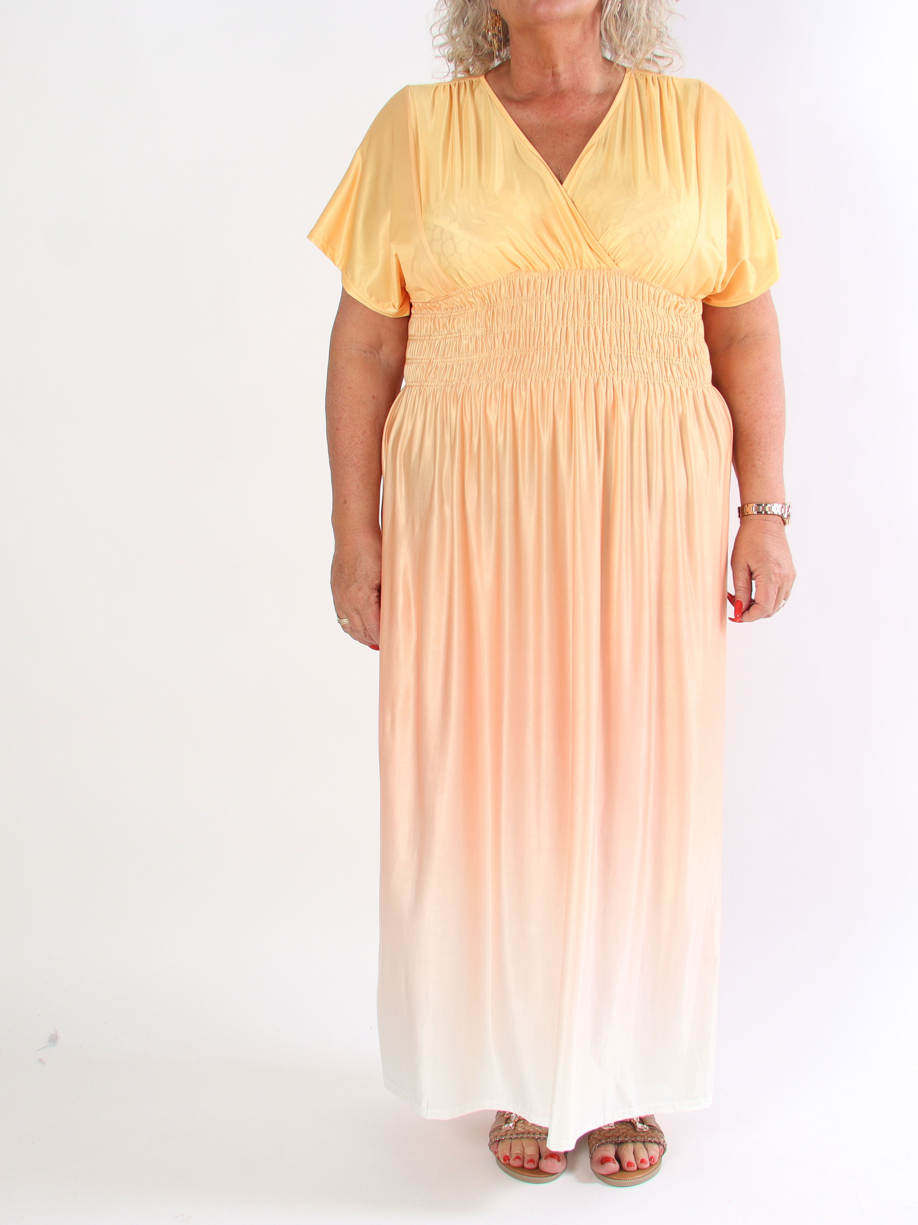 Pams Fade - Lång mångfärgad stretchig plus size klänning